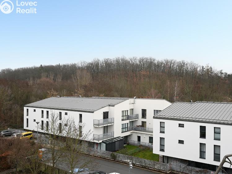 Аренда квартиры 5+KK Praha, Mezilehlá 326/1 č. 38