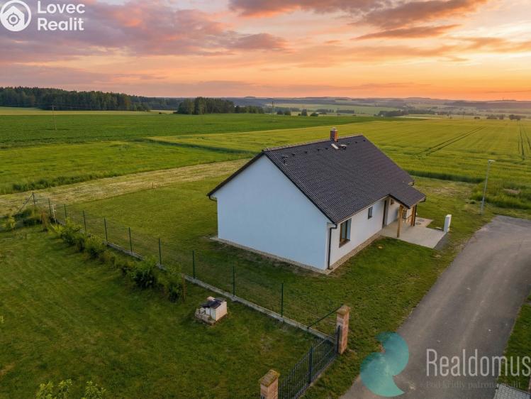 Продаж сімейного будинку Želeč č. 11