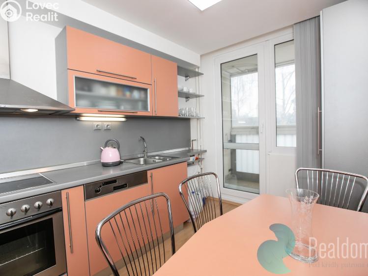 Sale apartment 3+1 Praha, Brandlova č. 1