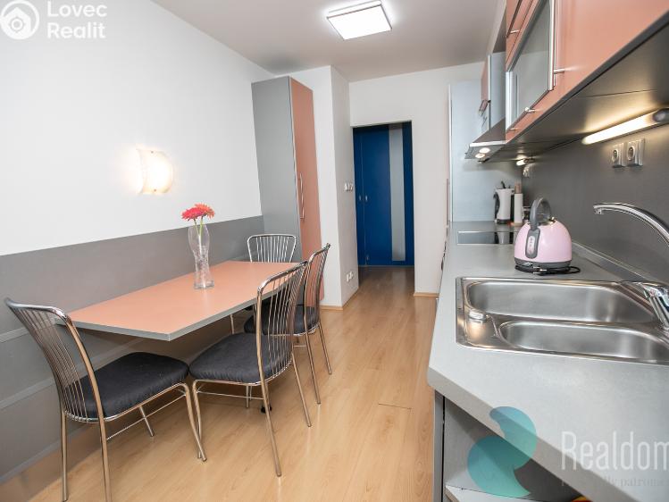 Sale apartment 3+1 Praha, Brandlova č. 7