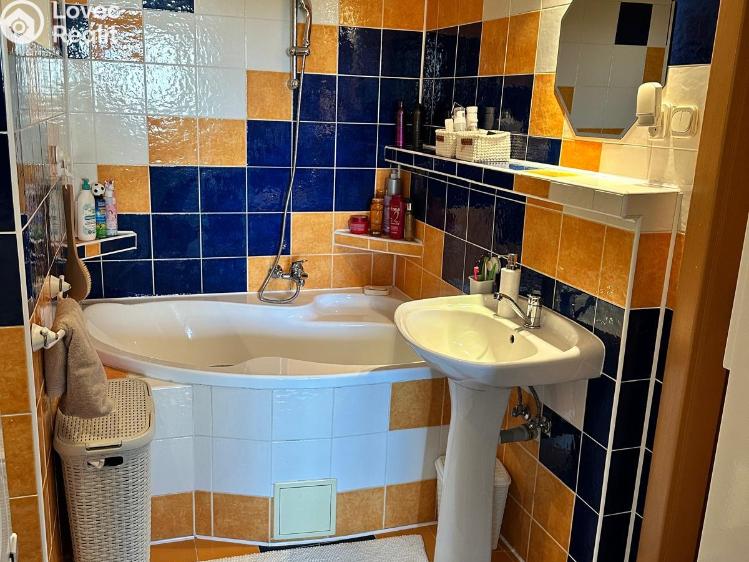 Sale apartment 3+1 Pardubice, kpt. Bartoše č. 9