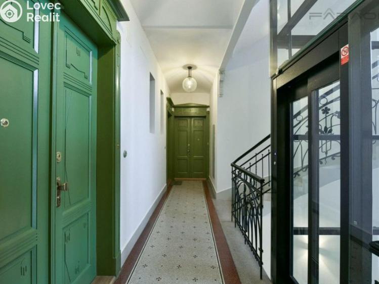 Prodej bytu 1+KK Praha, Laubova č. 8