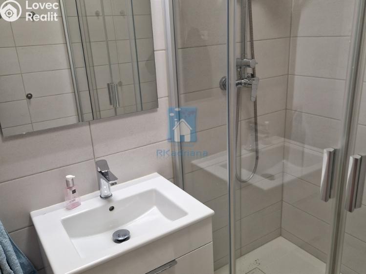 Pronájem bytu 4+1 Praha, Chalabalova č. 15