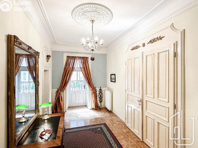 Pronájem bytu 4+1 Praha, Všehrdova 447/10 č. 7