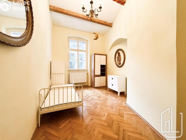 Pronájem bytu 4+1 Praha, Všehrdova 447/10 č. 14