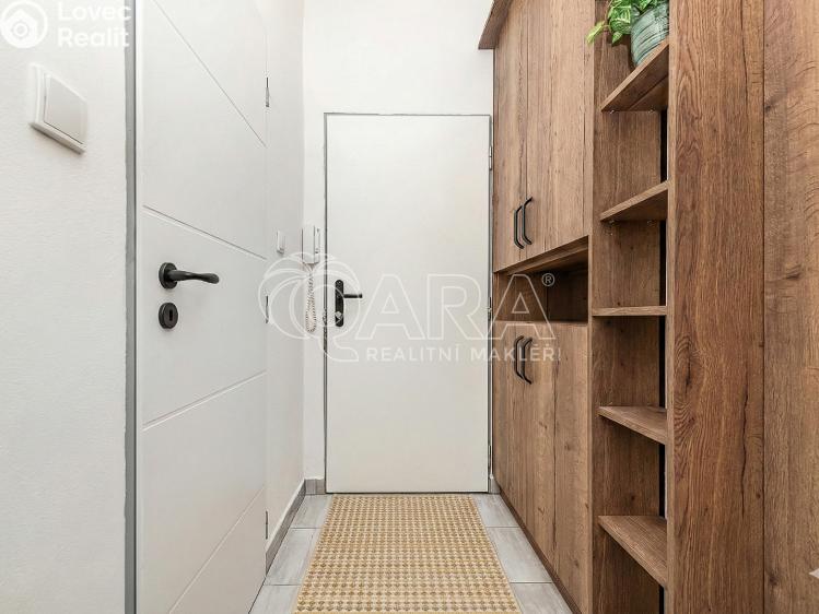 Prodej bytu 1+KK Kralupy nad Vltavou, nám. Mládežníků 677 č. 4