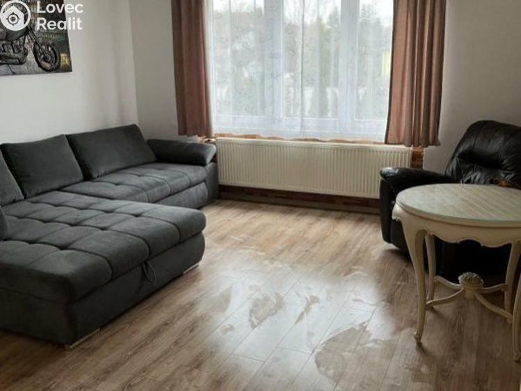 Prodej bytu 3+1 Nespeky, Benešovská č. 6