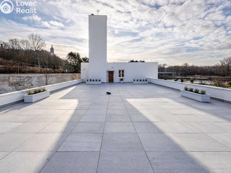 Prodej obchodního prostoru Mělník, Plavební 3851 č. 7