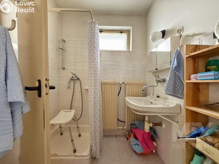 Prodej rodinného domu Červený Kostelec, Řehákova 906 č. 8