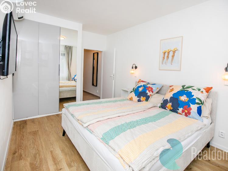 Pronájem bytu 2+KK Praha, Na moklině č. 10