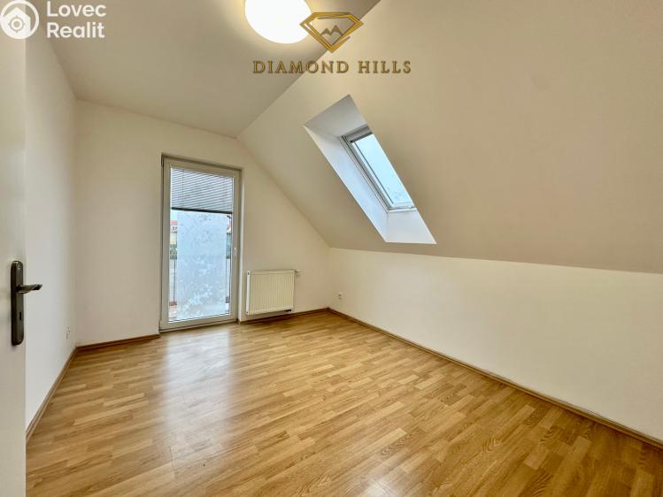 Pronájem bytu 3+KK Holubice, Lipová č. 3