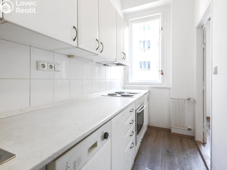 Sale apartment 3+1 Praha, Jugoslávských partyzánů 957/42 č. 3