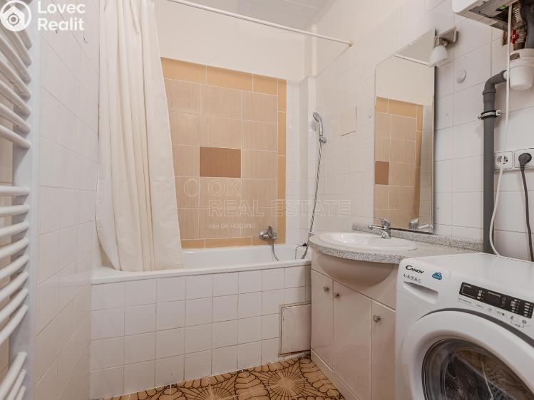 Sale apartment 3+1 Praha, Jugoslávských partyzánů 957/42 č. 8