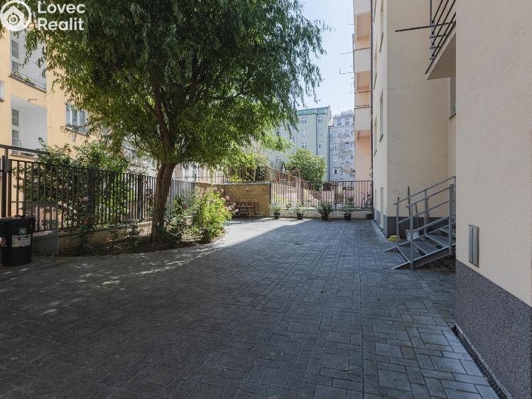 Sale apartment 3+1 Praha, Jugoslávských partyzánů 957/42 č. 15