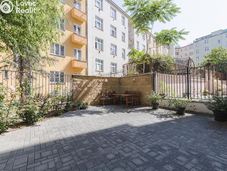 Sale apartment 3+1 Praha, Jugoslávských partyzánů 957/42 č. 16