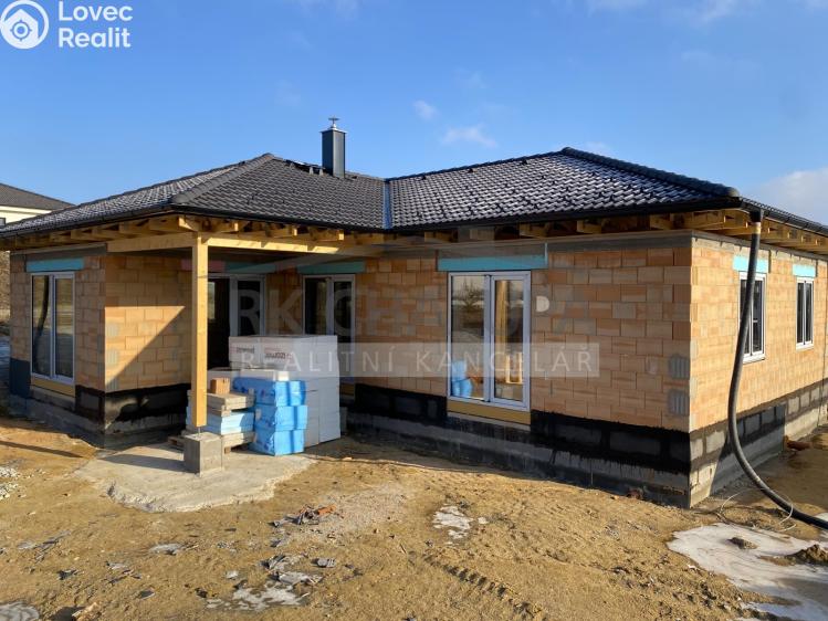 Продажа семейного дома Litvínovice, Průběžná 483 č. 2