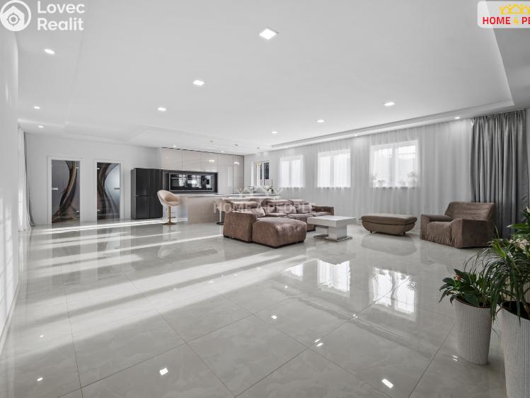 Prodej rodinného domu Rostoklaty č. 10