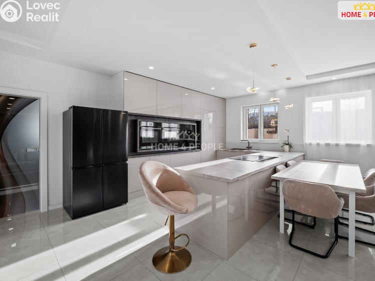 Prodej rodinného domu Rostoklaty č. 11