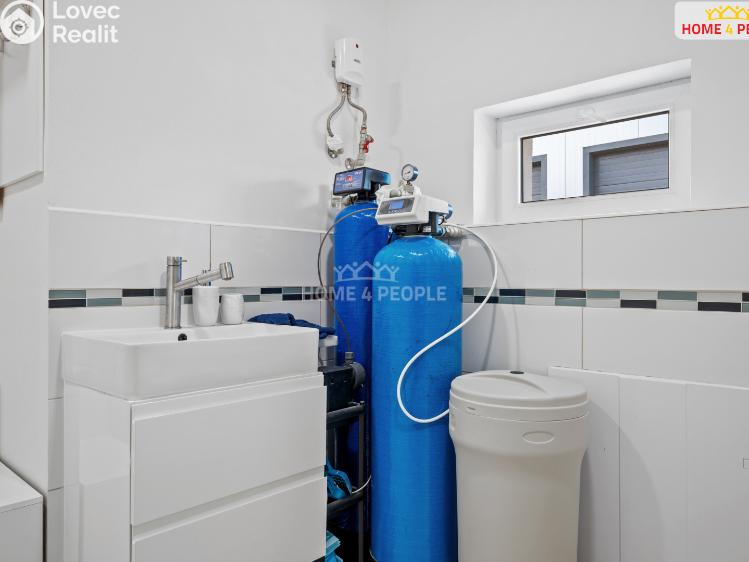 Prodej rodinného domu Rostoklaty č. 30