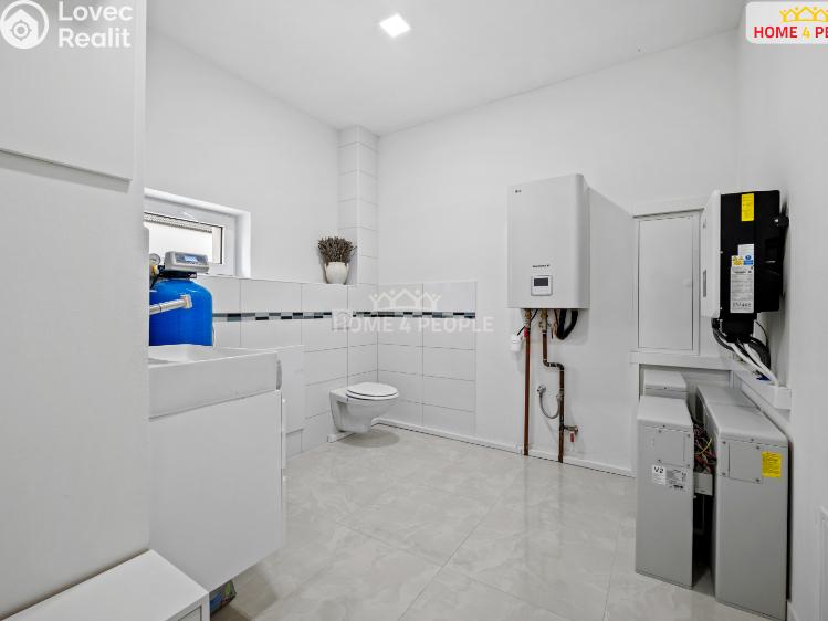 Prodej rodinného domu Rostoklaty č. 46