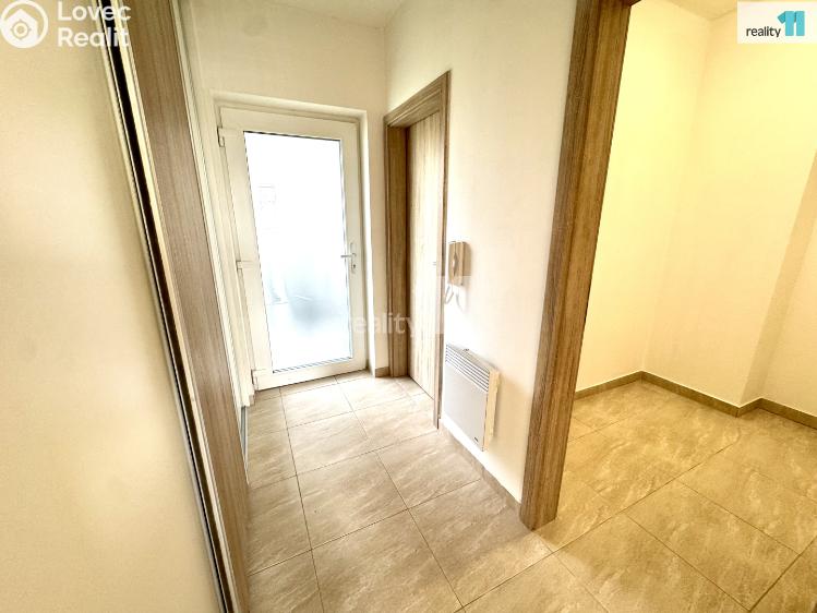 Pronájem bytu 3+KK Jeneč, Lidická č. 12