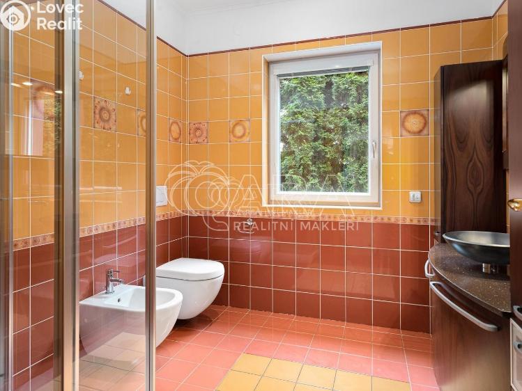 Продаж сімейного будинку Praha, V louce 780/12 č. 20