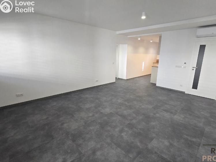 Pronájem bytu 3+KK Znojmo, Třešňová č. 4