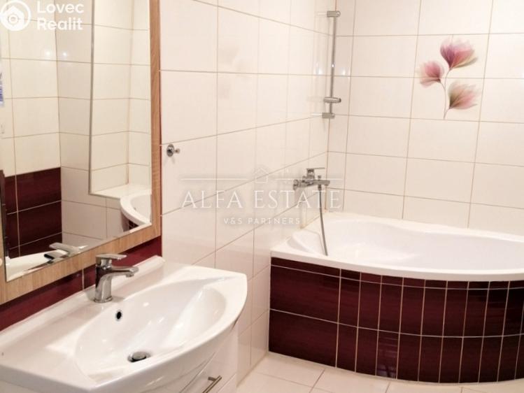 Аренда квартиры 2+KK Karlovy Vary, Sokolovská č. 11