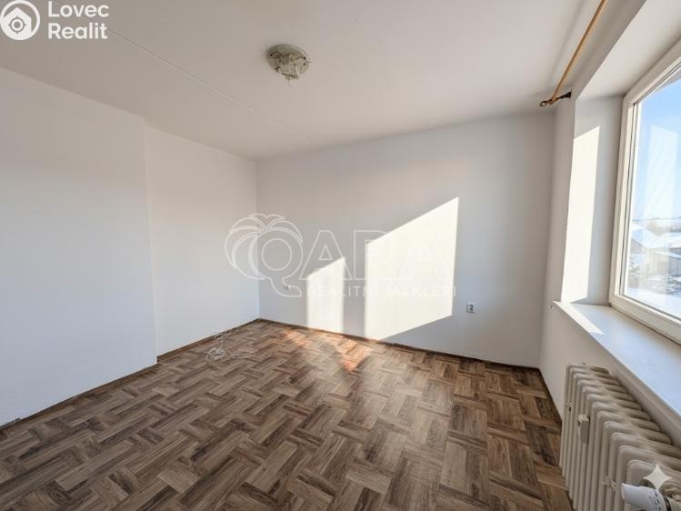 Prodej bytu 3+1 Bezvěrov č. 11