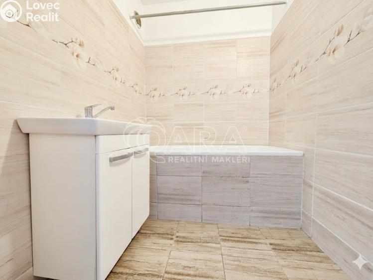 Prodej bytu 3+1 Bezvěrov č. 14