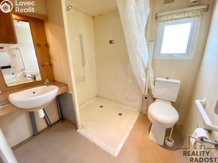 Sale hut Opatovec č. 6