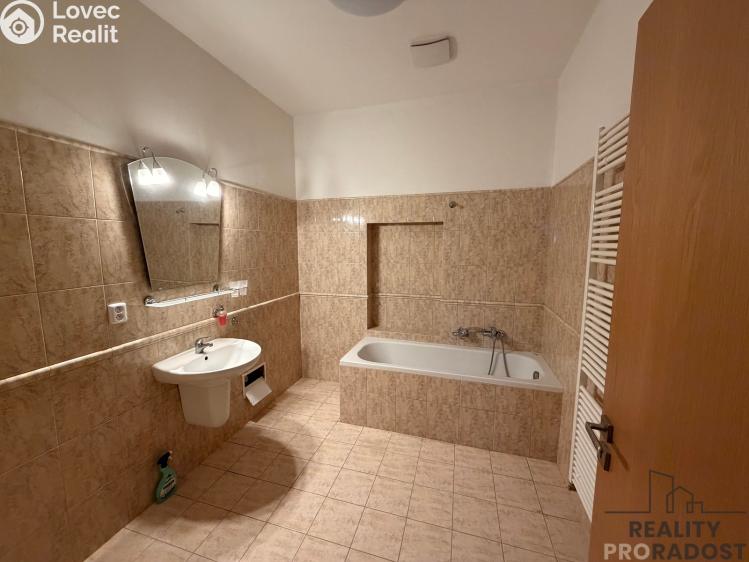 Аренда квартиры 2+KK Olomouc, Ostružnická č. 5