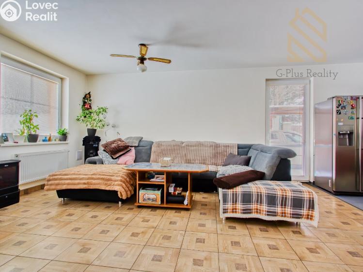 Продаж сімейного будинку Zlonín, Modřínová č. 2