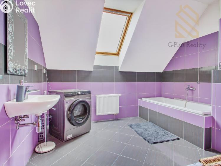 Продаж сімейного будинку Zlonín, Modřínová č. 3