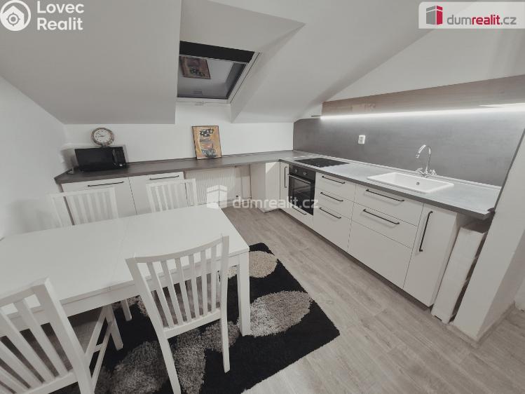 Prodej bytu 2+1 Hoštka, Lužická č. 10