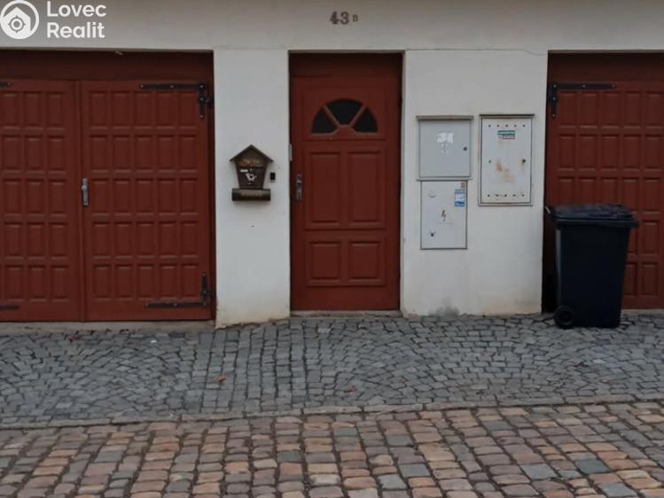 Pronájem bytu 1+KK Praha, Ve Střešovičkách č. 13