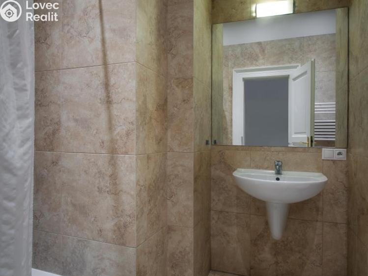 Аренда квартиры 2+KK Praha, Komunardů č. 5