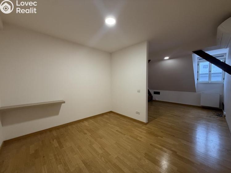 Аренда квартиры 2+KK Praha, Sokolovská č. 14