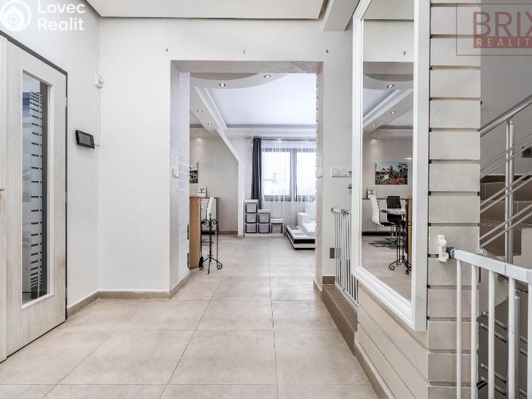 Продажа семейного дома Králův Dvůr, Levínský Vršek 180 č. 12