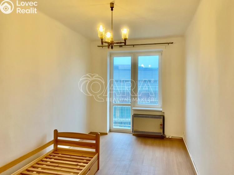 Pronájem bytu 1+1 Praha, Ruská 970/90 č. 8