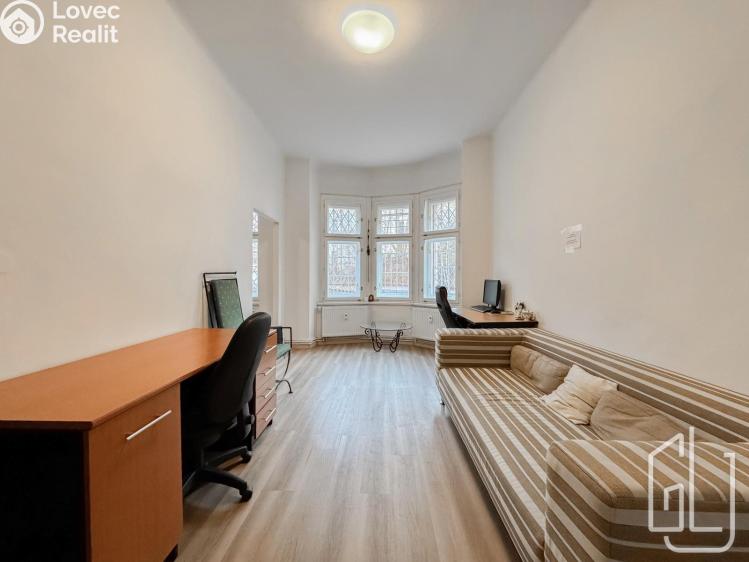 Pronájem kanceláře Praha, Jaromírova 487/4 č. 5