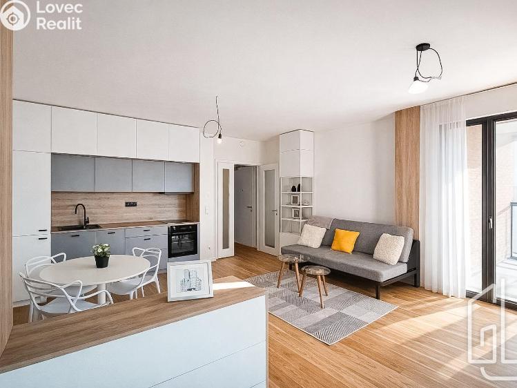 Pronájem bytu 1+KK Praha, V přístavu 1639/24 č. 13