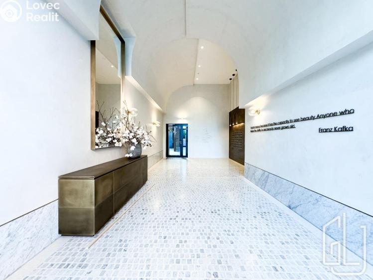 Pronájem bytu 1+KK Praha, V přístavu 1639/24 č. 3