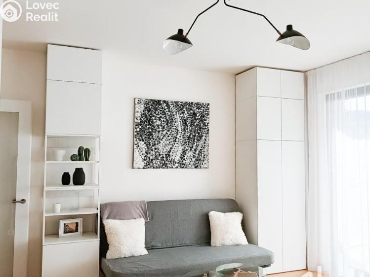 Pronájem bytu 1+KK Praha, V přístavu 1639/24 č. 7