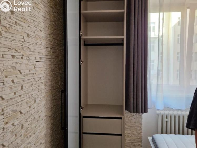 Pronájem bytu 1+KK Praha, Sokolská 1804/28 č. 3