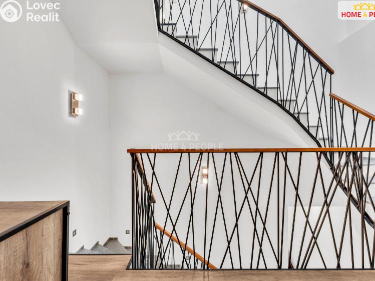 Продажа квартиры 4+KK Praha-Koloděje, Podzámecká č. 8