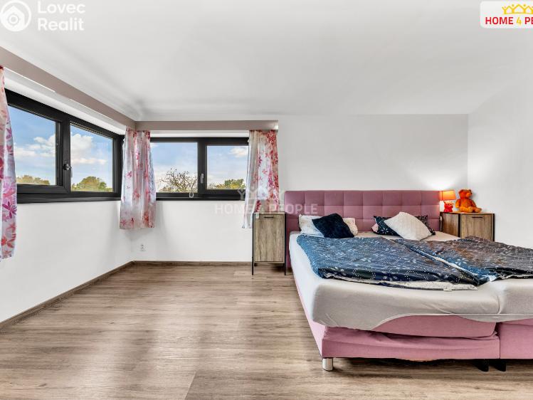 Продажа квартиры 4+KK Praha-Koloděje, Podzámecká č. 16