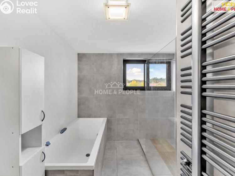 Продажа квартиры 4+KK Praha-Koloděje, Podzámecká č. 19