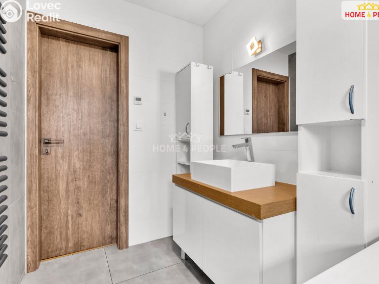 Продажа квартиры 4+KK Praha-Koloděje, Podzámecká č. 20