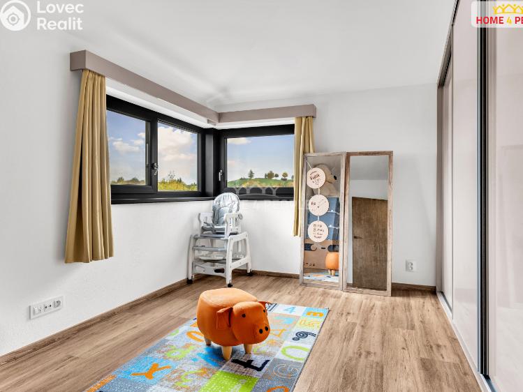 Продажа квартиры 4+KK Praha-Koloděje, Podzámecká č. 22